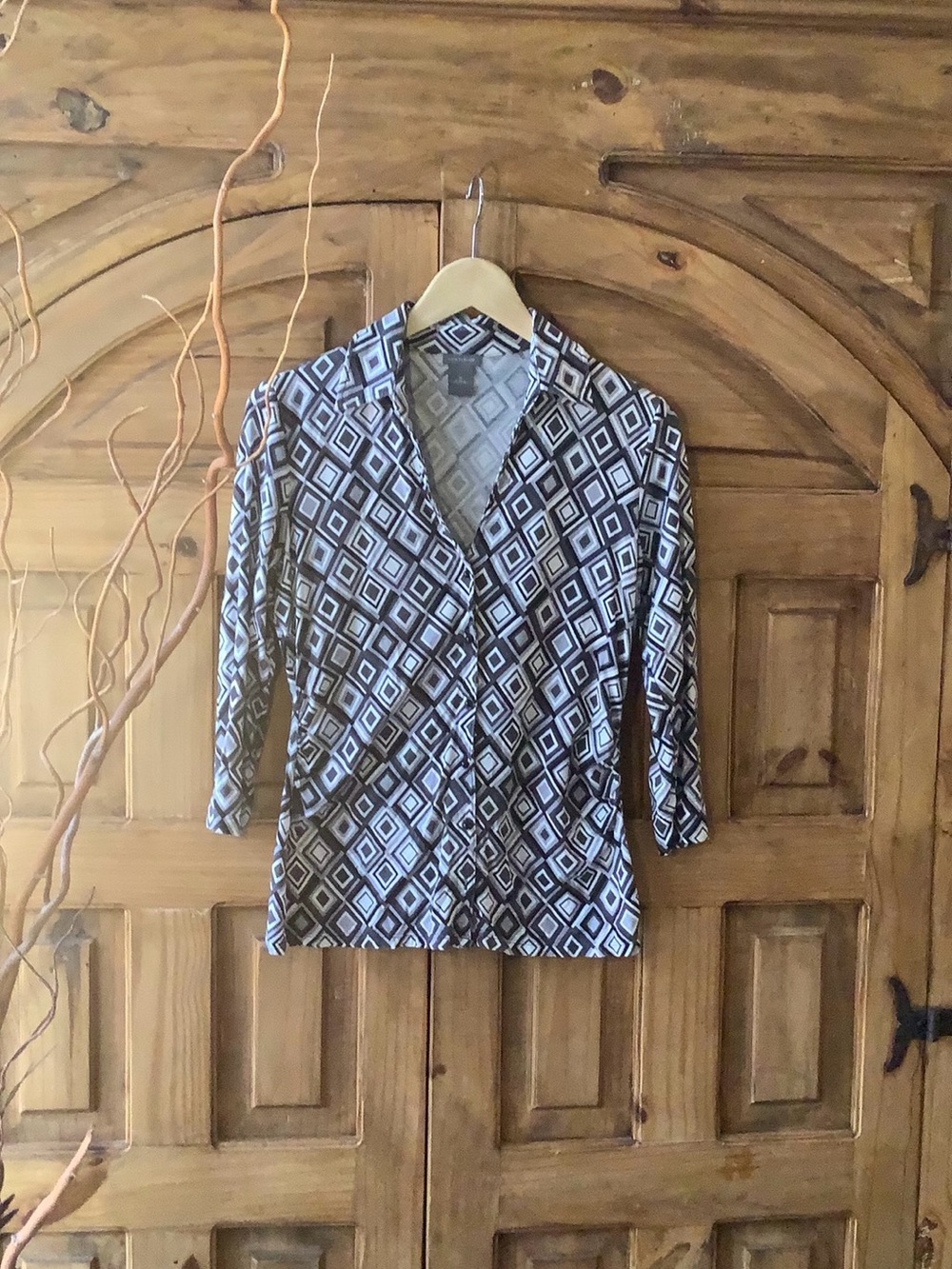 Ann Taylor Black & White Geometric Button-Down Top